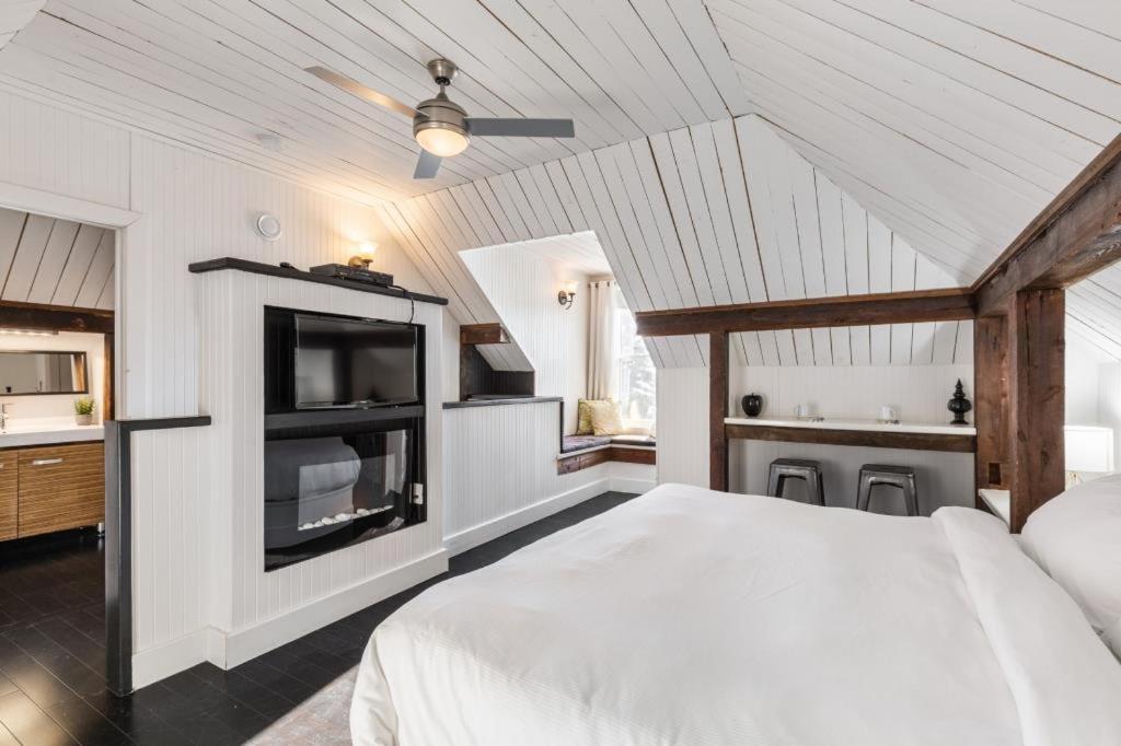 Auberge Nuits De St-Georges Bromont Bagian luar foto