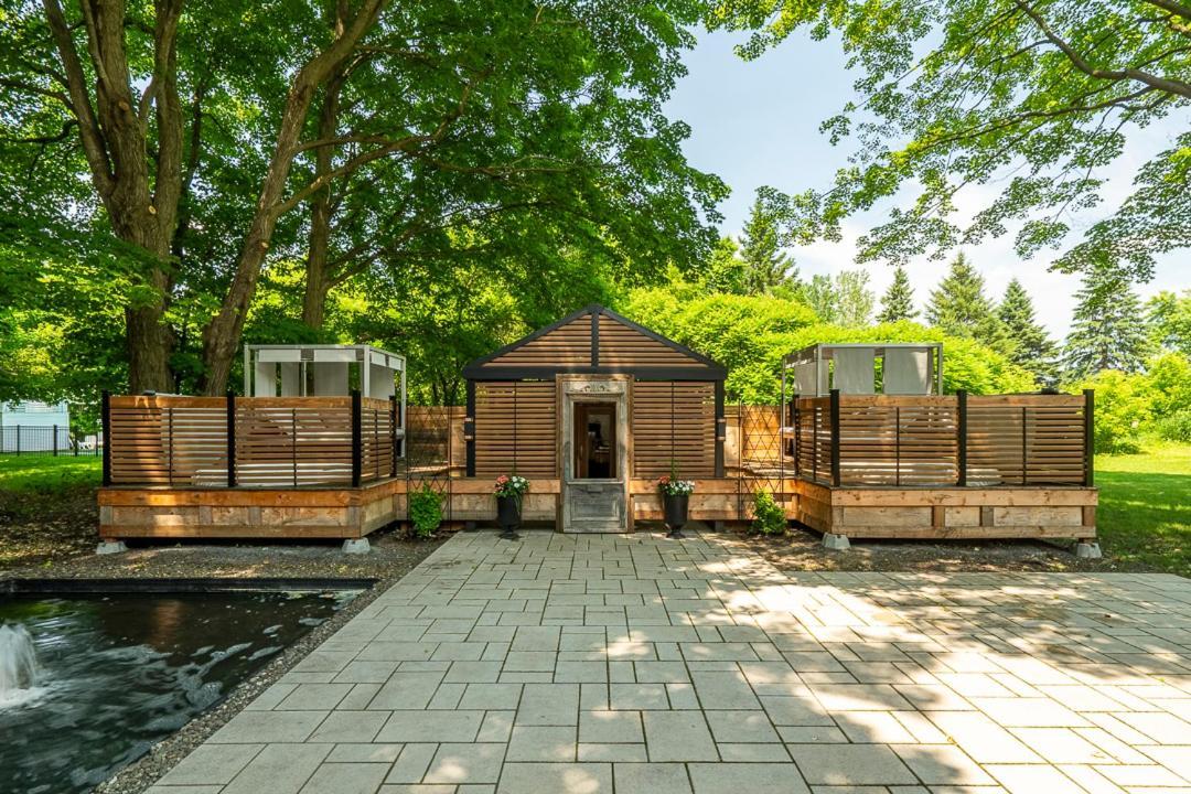 Auberge Nuits De St-Georges Bromont Bagian luar foto