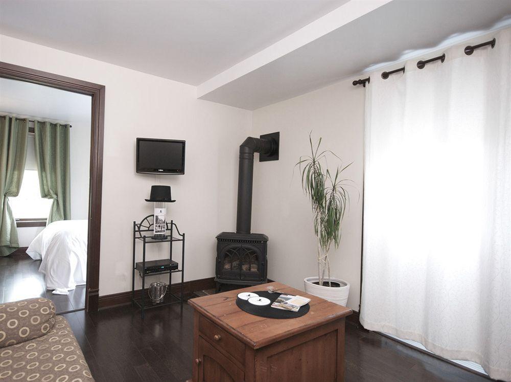 Auberge Nuits De St-Georges Bromont Bagian luar foto