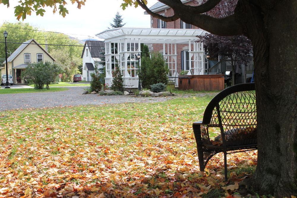 Auberge Nuits De St-Georges Bromont Bagian luar foto