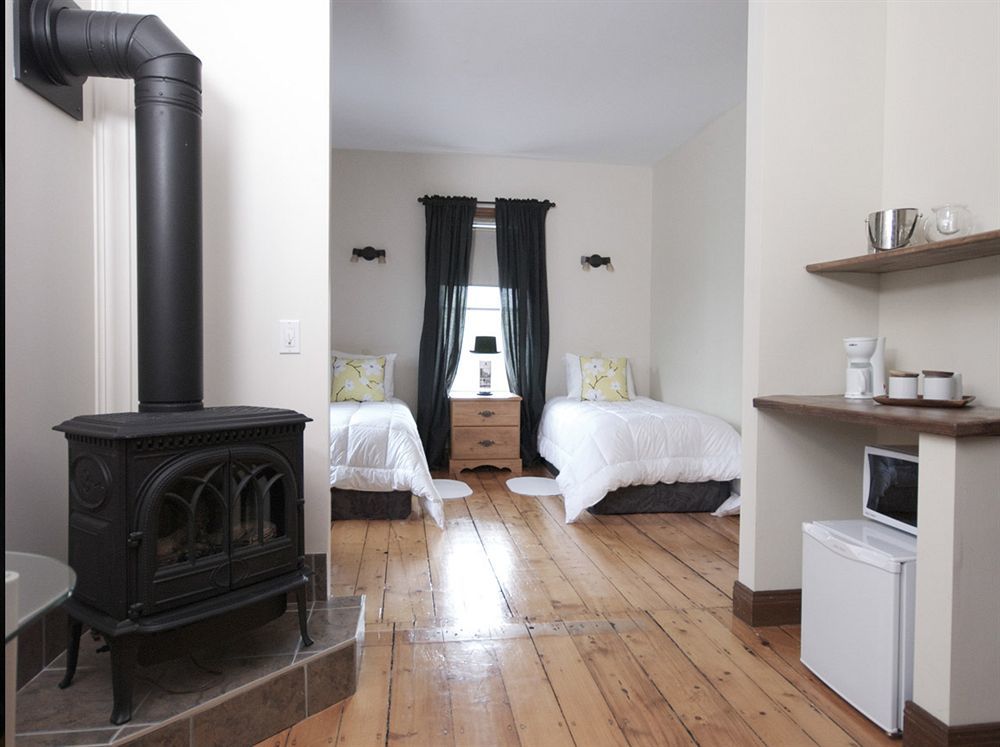 Auberge Nuits De St-Georges Bromont Bagian luar foto