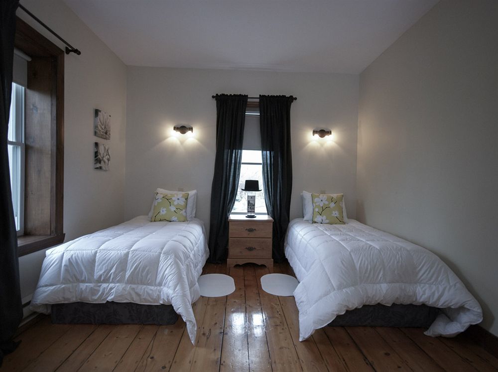 Auberge Nuits De St-Georges Bromont Bagian luar foto
