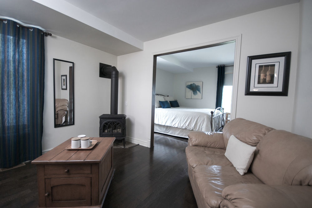 Auberge Nuits De St-Georges Bromont Bagian luar foto