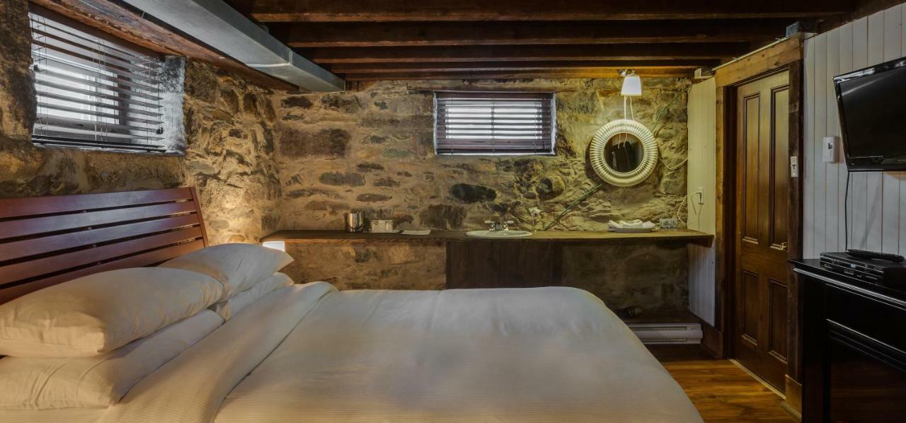 Auberge Nuits De St-Georges Bromont Bagian luar foto