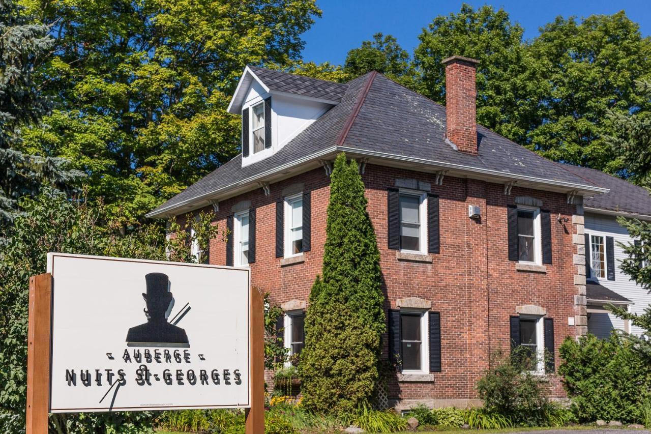 Auberge Nuits De St-Georges Bromont Bagian luar foto